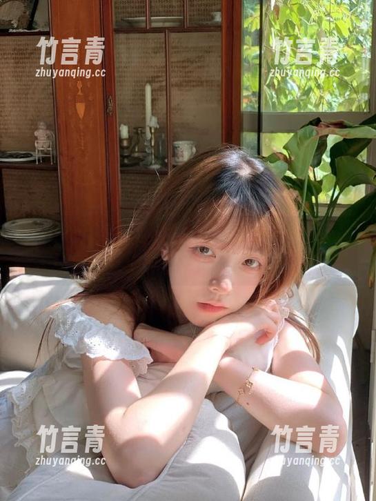Xiuren秀人网 - 雅茹老师的蕾丝故事：高清写真中的细腻情感与绮丽设计