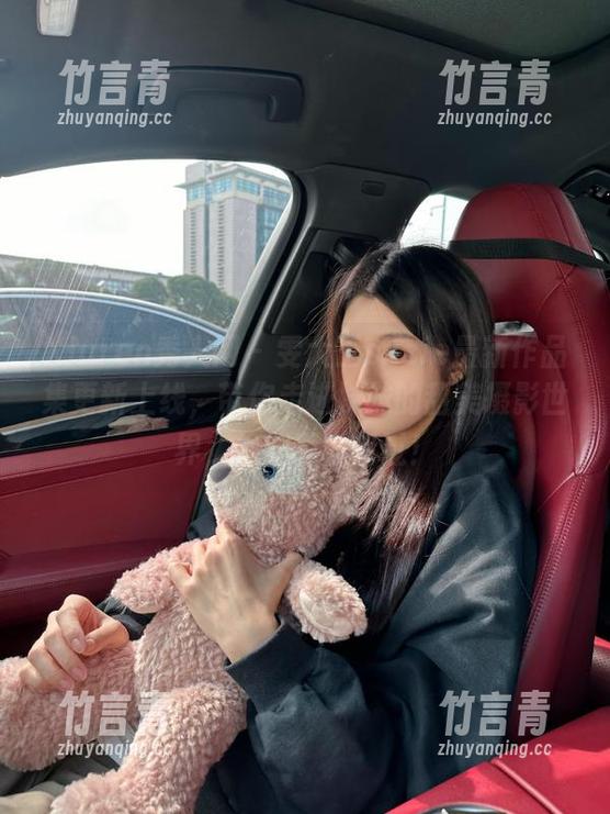 Xiuren秀人网 - 雯大王susie最新作品集更新上线，带你走进妹妹的甜美摄影世界，绝对不容错过！
