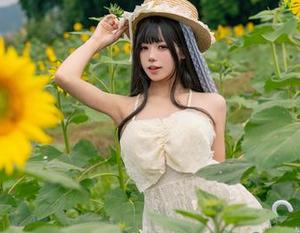 无与伦比的诱惑！Yiko湿润兔奶牛高清图包，快来感受宠物与家畜的完美邂逅！
