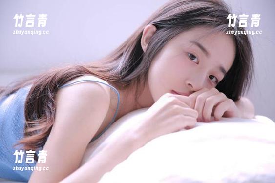 YouMi尤蜜荟-SOLO_尹菲 YouMi尤蜜荟 - 精选网盘资料:SOLO_尹菲美脚写真,完美展现优雅与魅力的结合