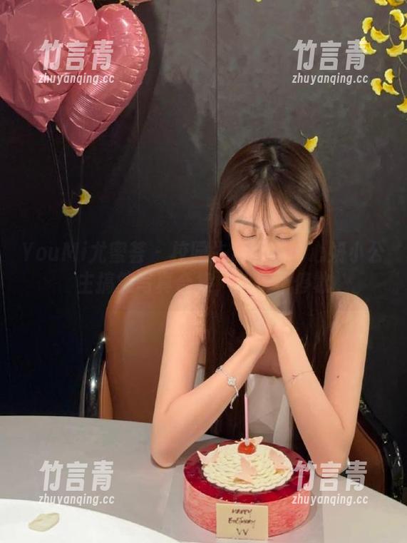 YouMi尤蜜荟 - 校园生活百态：心妍小公主搞笑写真合集，欢乐不停歇