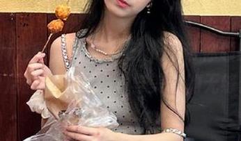 YouMi尤蜜荟 – 筱慧cindy带你领略油亮写真背后的秘密：艺术与美容的无缝连接！