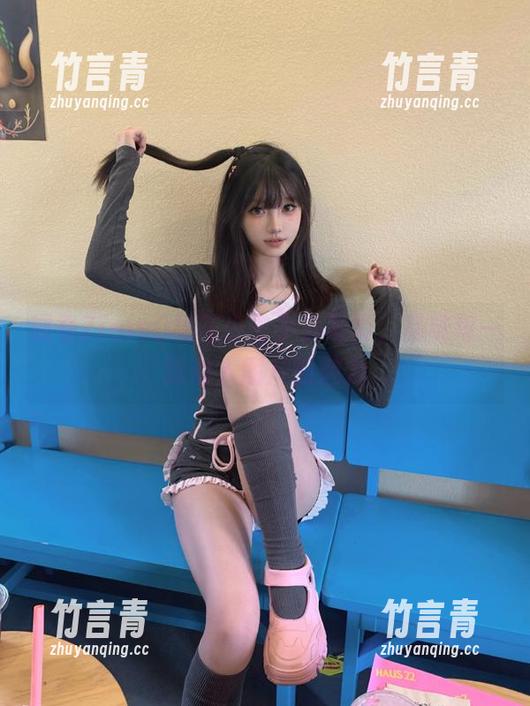 观看ZinieQ桃花公主手办写真，品味每一张动人图片的魅力