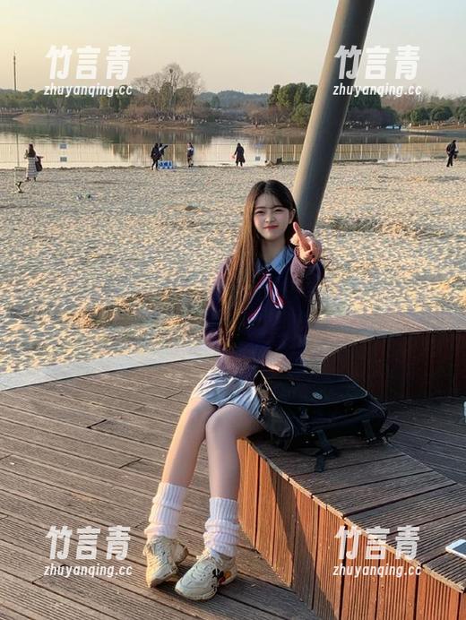 pans - 探索Kiki女仆的绝美私拍图片，带你进入她的梦幻世界！