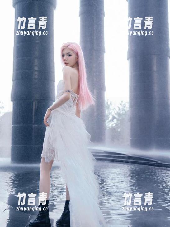 pans - 神秘狐狸与优雅蕾丝：高清写真记录她的每一个迷人瞬间！
