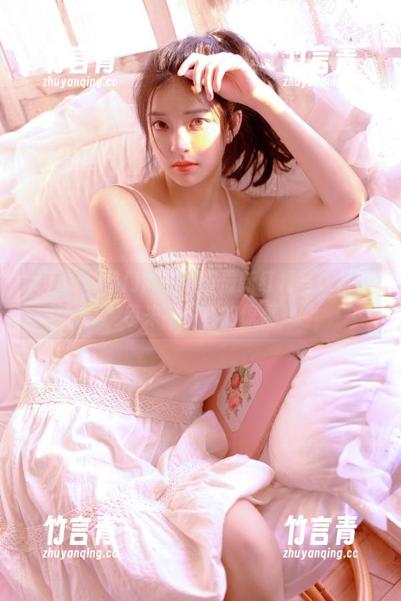 pans-蕾蕾 pans - 热门博主蕾蕾最新红裙写真集,带来不一样的惊喜