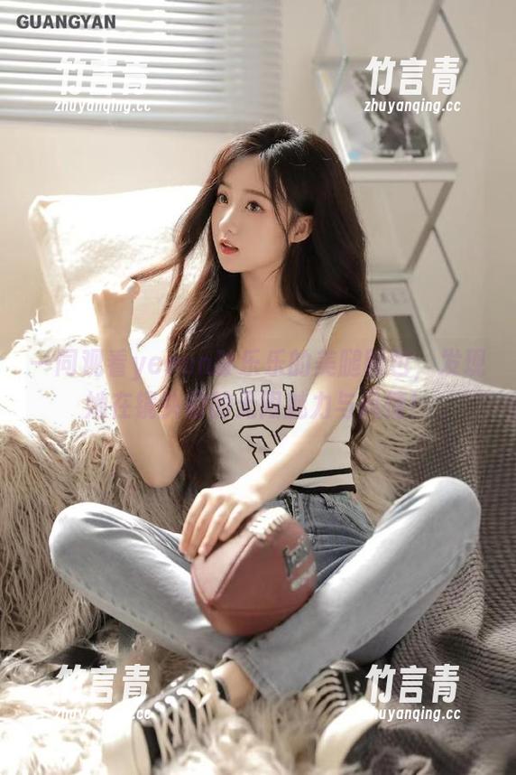 yeeun孙乐乐 一同观看yeeun孙乐乐的美腿图包,发现她在镜头前的无限魅力与风情!