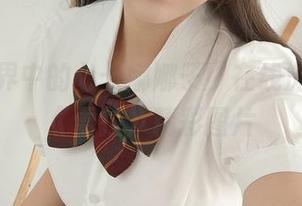 雪白世界中的七七娜娜子，在线浏览她的《雪拉》精彩图片