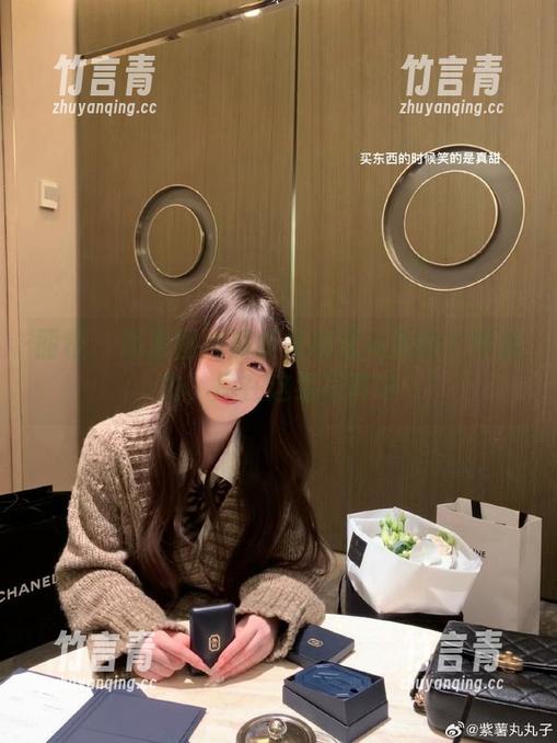 丽柜 - 高清图片解析凌凌双马尾的个性魅力，尽在这组写真中