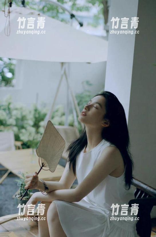 丽柜 - 小唐学姐的不专业写真，免费图集送上，笑点满满