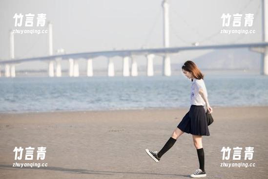 丽柜 - 尔尔与足模的梦幻邂逅：别样写真的精选作品集