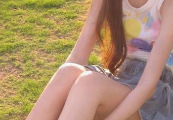 丽柜 – 潘潘黑色写真：私拍美图透视她内心深处的自信与优雅，心动不已！