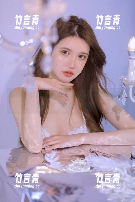 丽柜 - 最新甜甜水手服图册，记录她在青春岁月中的迷人时刻！