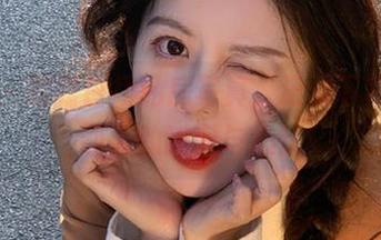 丽柜 – 露露白裙私房写真，记录下每一个动人的瞬间与心情