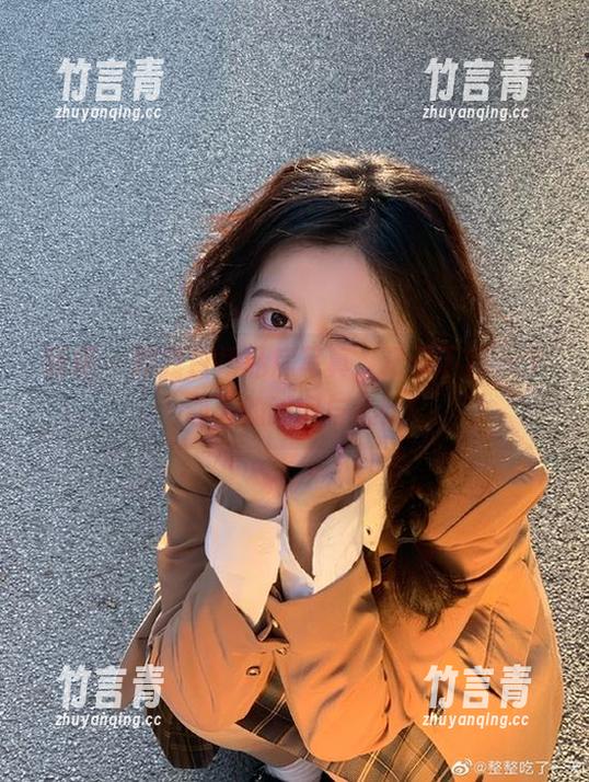 丽柜-露露 丽柜 - 露露白裙私房写真,记录下每一个动人的瞬间与心情