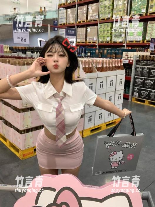 丽柜 - 发现韩雪的白色之美，免费图包带你领略独特魅力！