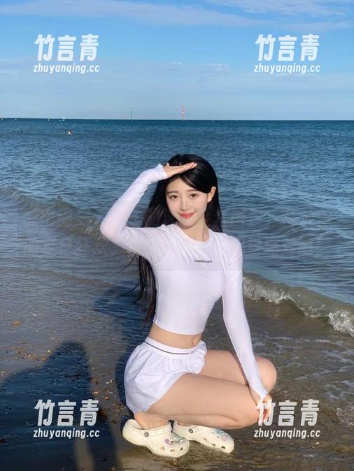 微密圈 - 乙醇子的泳衣全套图包，释放你的夏日狂欢，快来加入这场视觉派对吧！