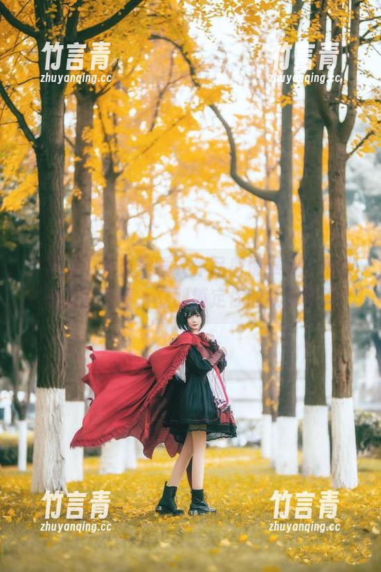 五更百鬼英梨梨睡衣作品盛情奉献，免费下载美丽写真，立即锁定你的欣赏时光！
