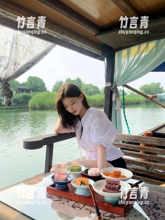 微密圈 - 观看你文茜的白裙作品，体验简约之美与自然光影带来的无限魅力！