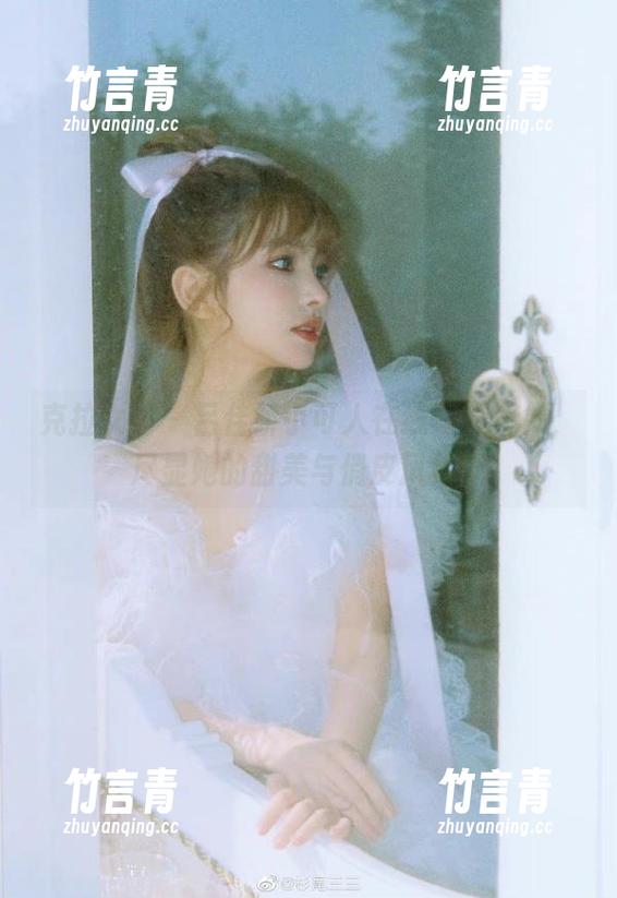 克拉女神-吕佳 克拉女神 - 吕佳娇小可人在线写真合集,尽显她的甜美与俏皮风格!