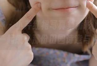 克拉女神 – 小芹红裙写真集精彩上线，下载后一起感受那份田园诗意与浪漫！