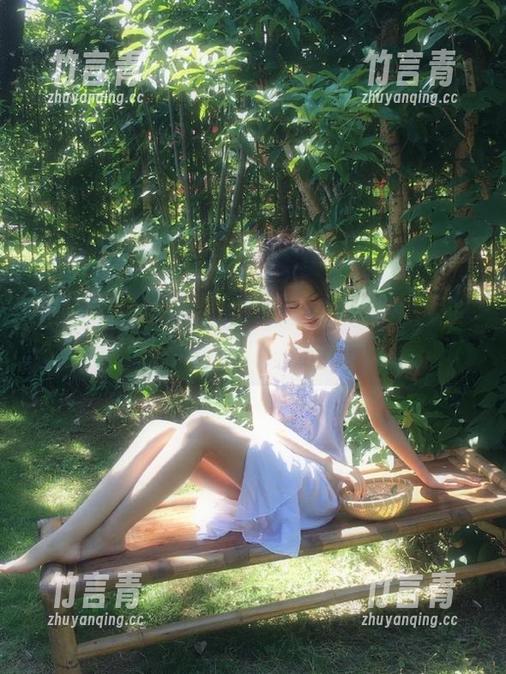 克拉女神-慕菲 克拉女神 - 曝光!慕菲双马尾写真集中的原图,竟然让人这么心动?