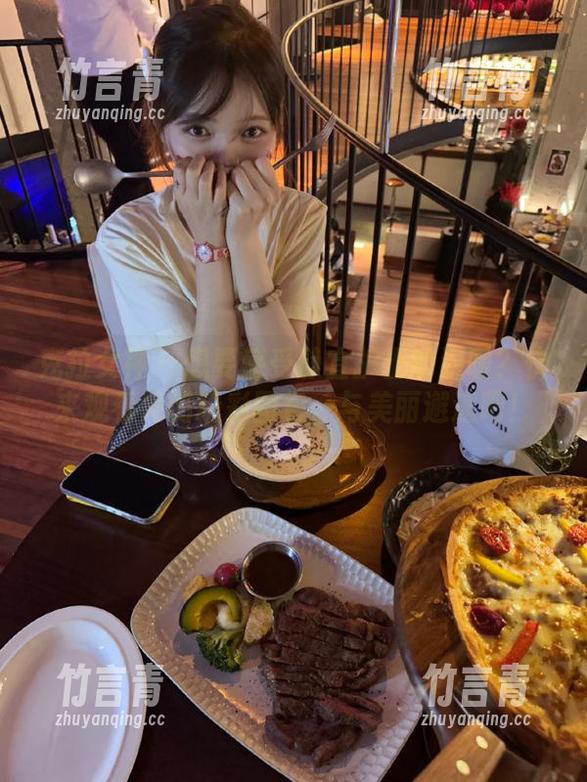 克拉女神-静宜 克拉女神 - 想要感受静宜护士的温暖?快来观看她的精彩图包,与美丽邂逅吧!