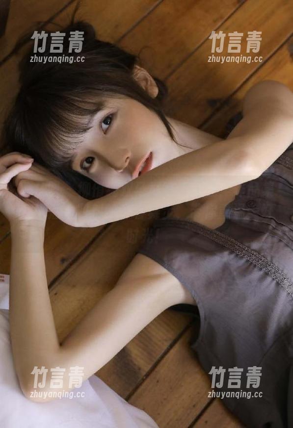 兔几盟 - 柳侑绮双马尾写真精选：作品集演绎活力四射的青春舞步，带你重温美好时光！