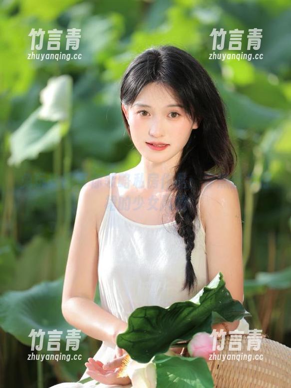 兔玩映画带你领略私房作品：穿黑丝牛仔裙的少女风情