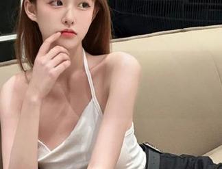 夏日欢乐，兔玩映画泳池系列私拍带来的梦幻图片分享