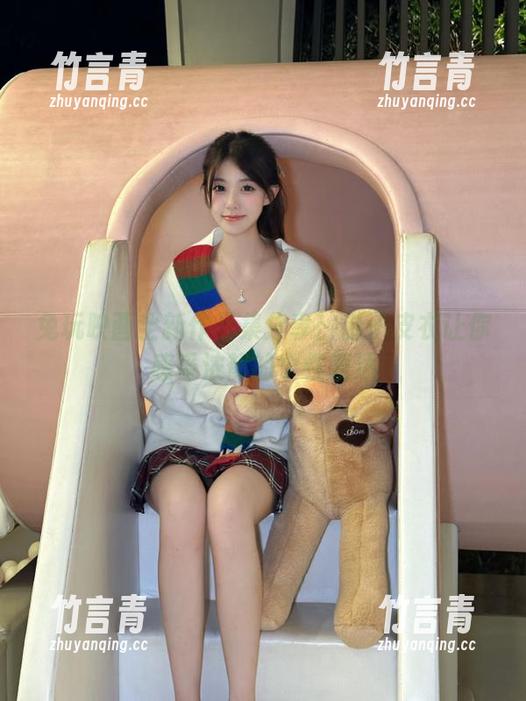 兔玩映画全新作品集分享：御子皮衣让你感受浓郁的个性表达