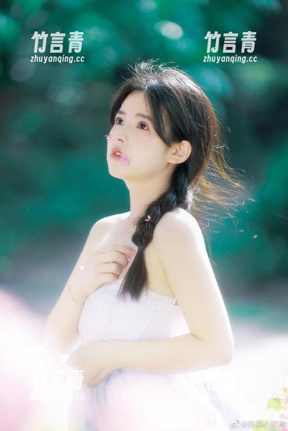 兔玩映画呈现婚纱爱宕的定制写真艺术，塑造你心中的完美姿态