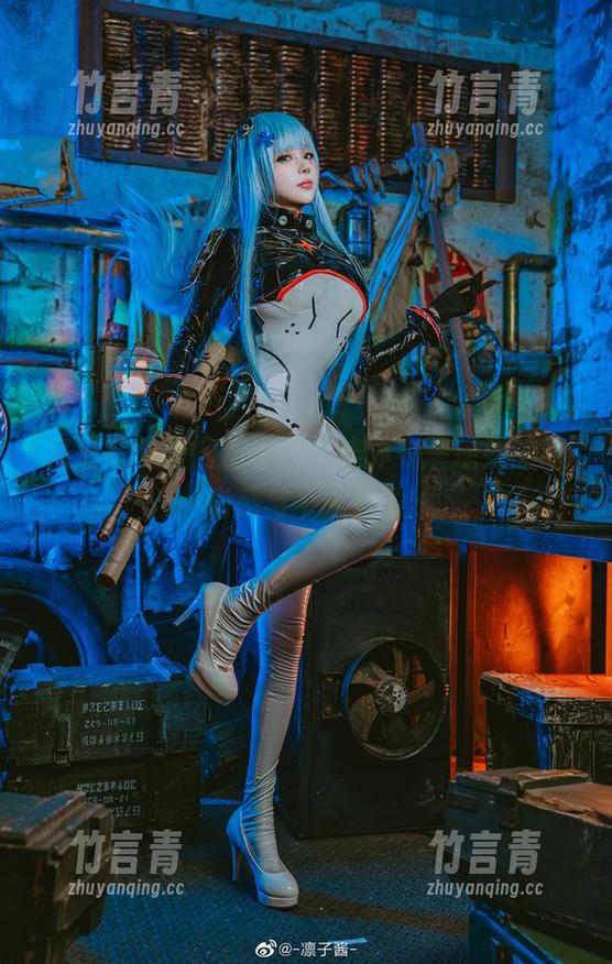 高清写真里的凛子酱，连体衣展现她的时尚感与个人魅力