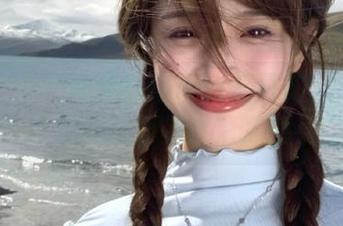 南国足艺 – 漫步在青青的夏日阳光下：一辑高清图册传递清凉感受
