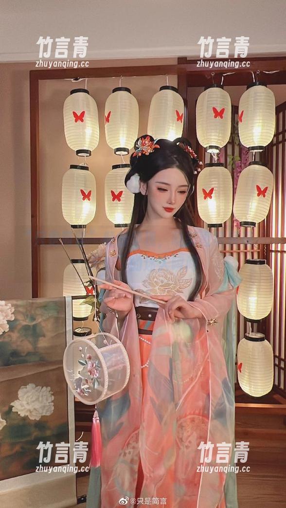 “只是简言”倾情呈现，唯美图集展现“天使”的迷人瞬间