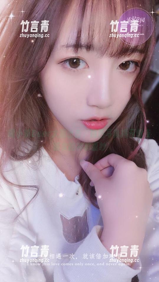 啾小妍Deer大胆出击，精选写真揭开暗夜猫女的神秘面纱