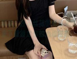 尽在喵写真：独家丝袜学妹精美图片，快来下载锁定你的心动时刻！