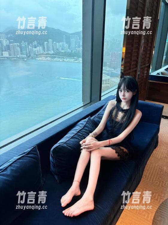 喵糖映画 - 蠢沫沫办公室全套写真，图片中透露出青春与干练，职场女性的新典范！