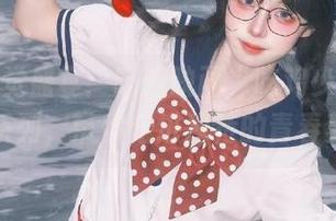 套图视觉盛宴：喵糖映画“吃鸡少女”写真系列，带你走进独特的青春梦境