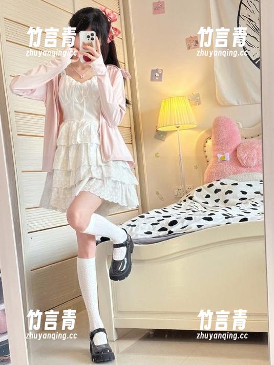 喵糖映画带你邂逅：可爱小宅女的私房美图，捕捉青春的每一丝细腻