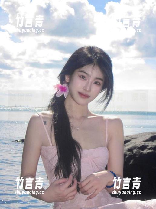 嗲囡囡 - 精选娜依灵儿的空姐写真，展现她的美丽与职业背后的故事