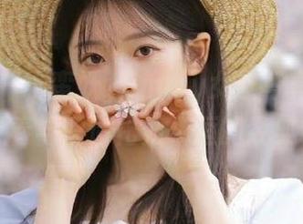 嗲囡囡 – 小蛮妖yummy女友写真合集：将青春与爱情化为永恒的经典精选