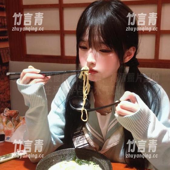 嗲囡囡 - 张俊佳居家写真：高清照片里的生活哲学与艺术气息！