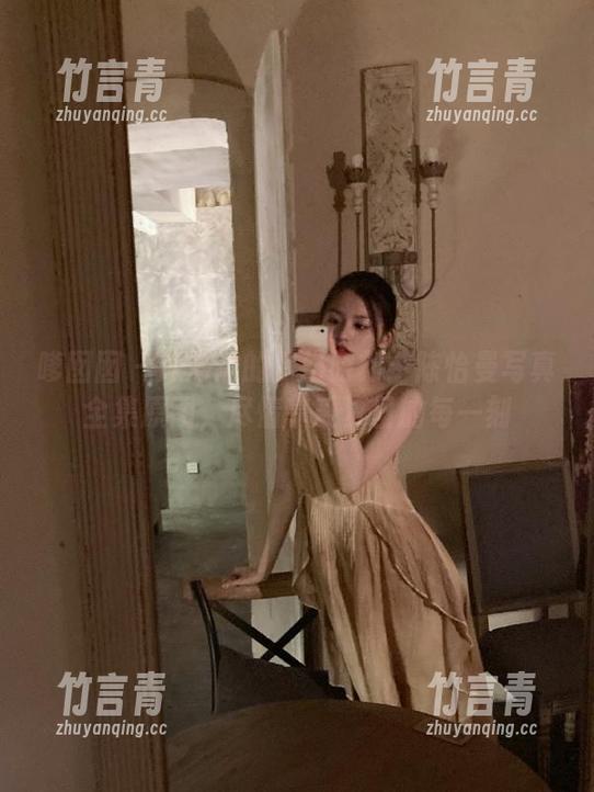 嗲囡囡 - 泳池边的梦幻时刻：陈怡曼写真全集原图，尽情享受夏日的每一刻
