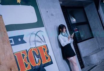 不容错过！夏小秋秋秋红裙写真全新图包更新，视觉盛宴来袭