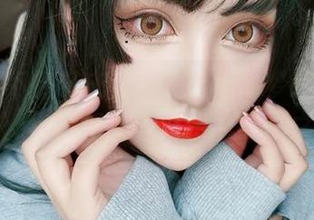 夏鸽鸽不想起床温泉女老板的梦幻cos图册：穿越现实与幻想的绝美之旅