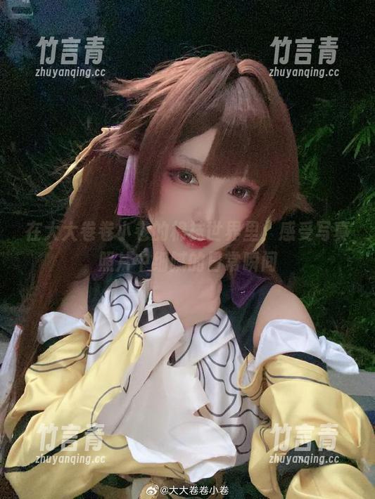在大大卷卷小卷的棉袜世界里，感受写真照片中细腻的日常瞬间