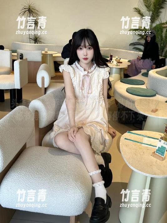 头条女神 - 乔安的秘密时光：私拍美图让秘书角色被重新定义，笑得停不下来！