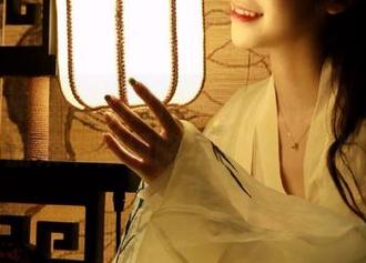 头条女神 – 温心怡短裤写真资源：潮流作品集带你领略不一样的风格