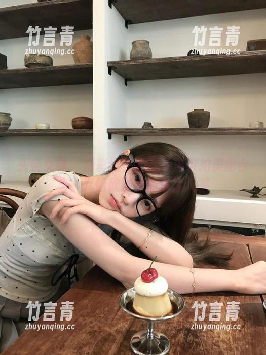 头条女神 - 精彩纷呈的苏子淇自拍美图合集，尽情欣赏她的迷人风采